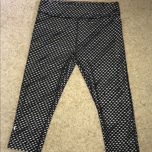 Printed Under Armor Cropped Leggings